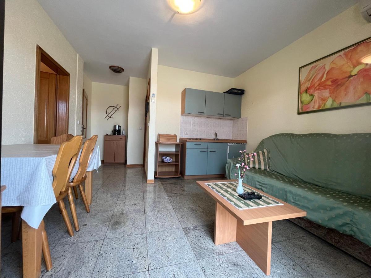 Holiday Apartments Sonne 로비니 외부 사진