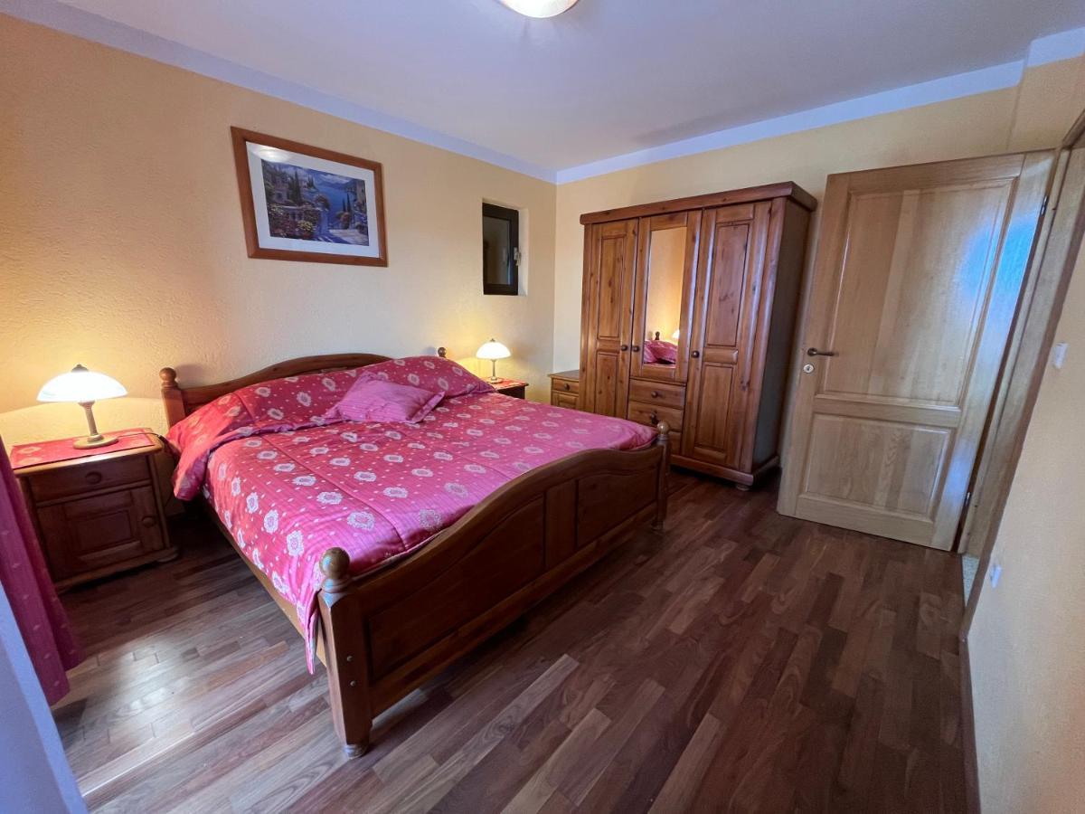 Holiday Apartments Sonne 로비니 외부 사진