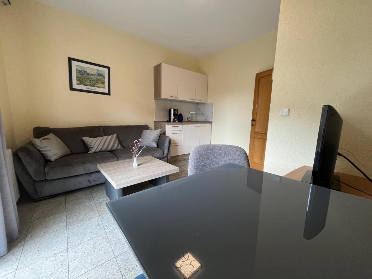 Holiday Apartments Sonne 로비니 외부 사진