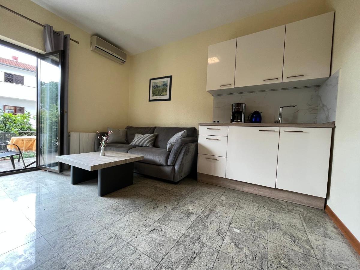 Holiday Apartments Sonne 로비니 외부 사진