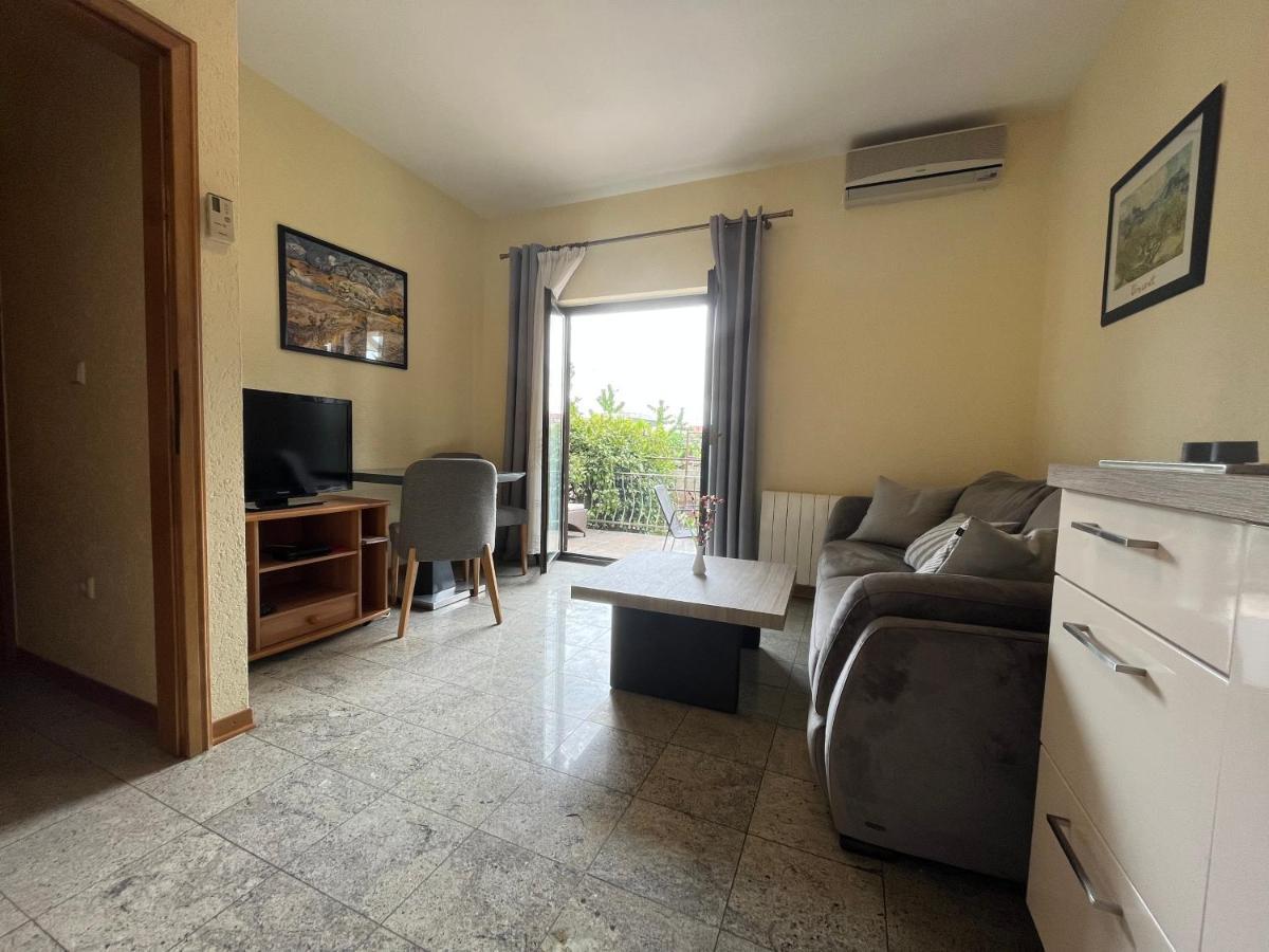 Holiday Apartments Sonne 로비니 외부 사진