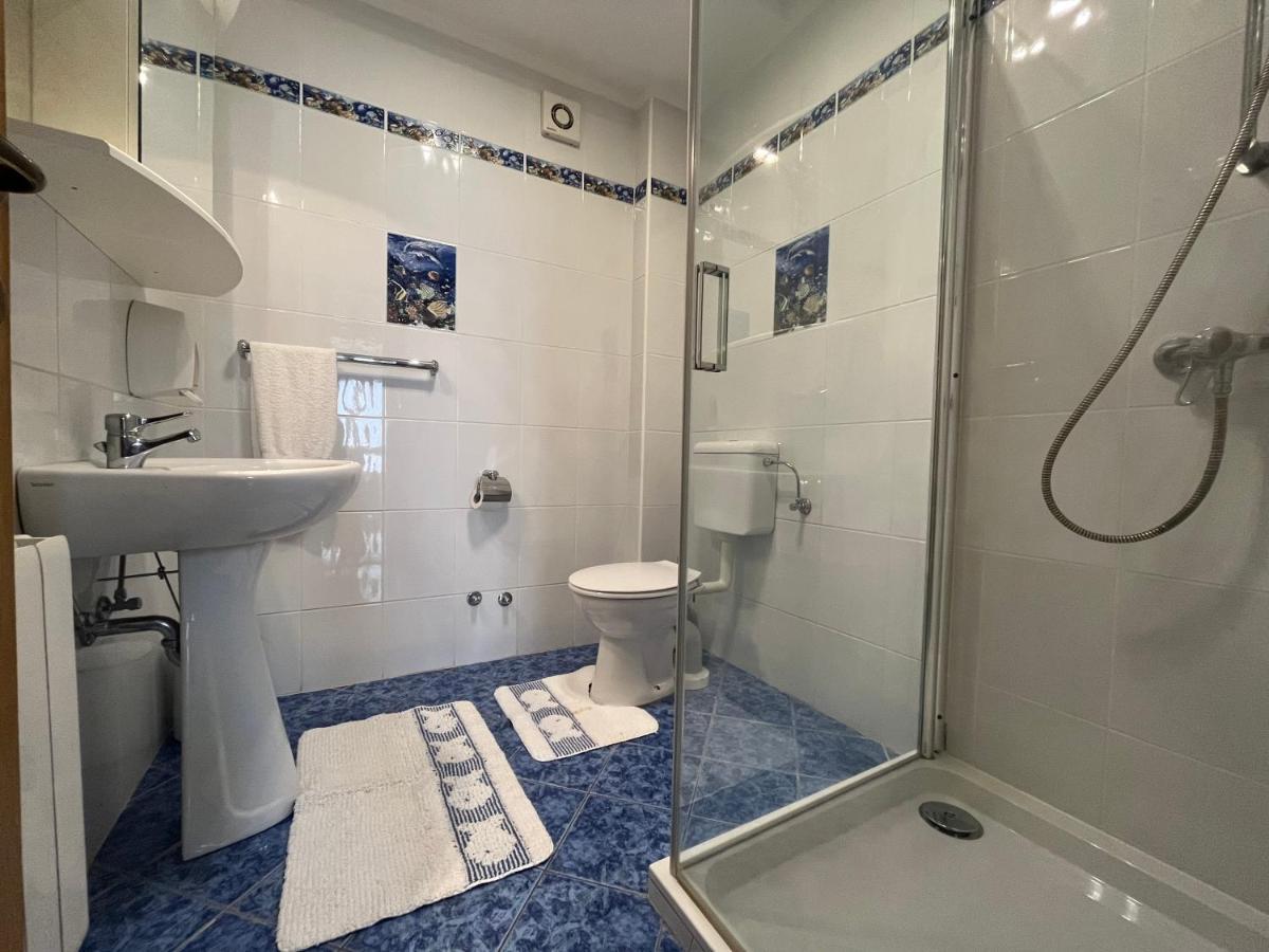 Holiday Apartments Sonne 로비니 외부 사진