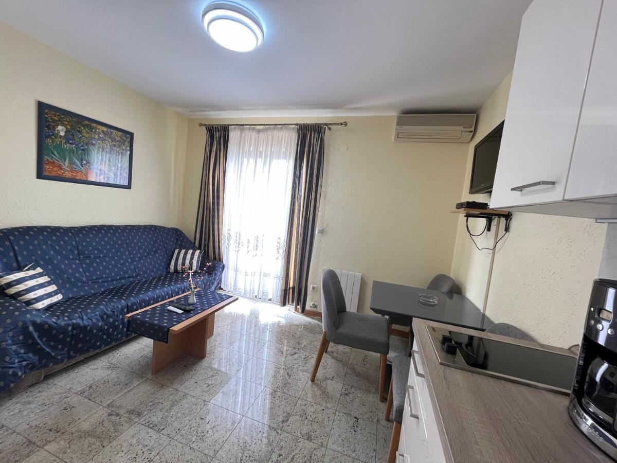 Holiday Apartments Sonne 로비니 외부 사진